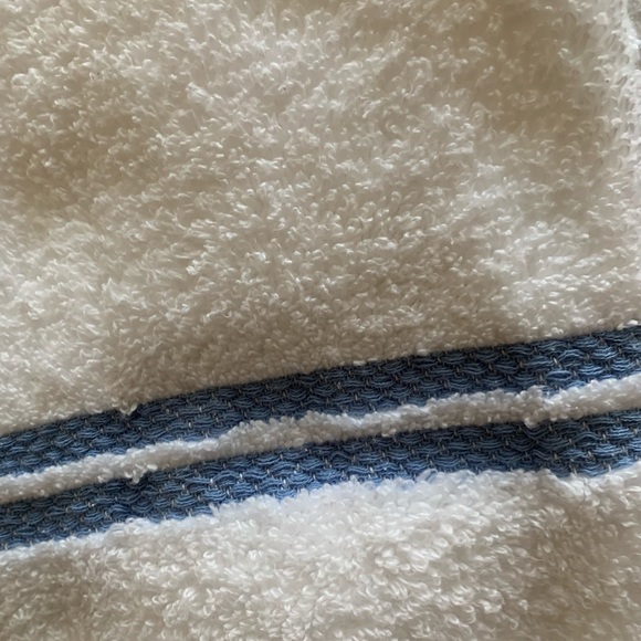 Set of two white terry cloth, with blue embroidered stitching, HAND TOWELS. - Picture 2 of 3